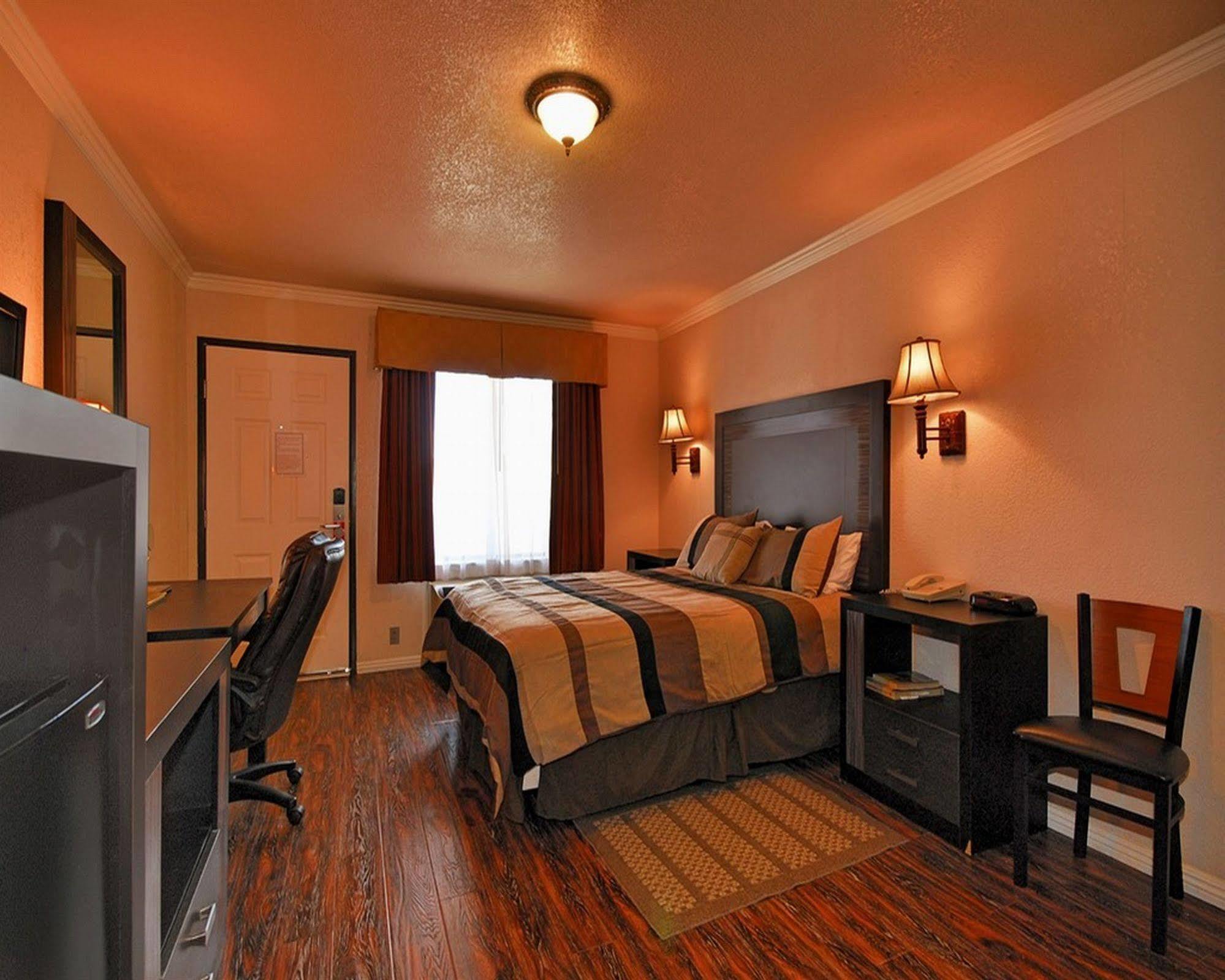 Santa Clarita Motel - Near Six Flags Magic Mountain - Valencia Kültér fotó